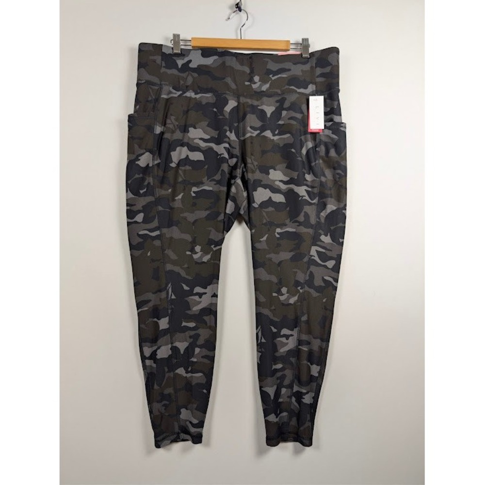 Livi 7/8 Leggings Womens Plus 22/24 Gray Black Camo High Rise Pockets NEW